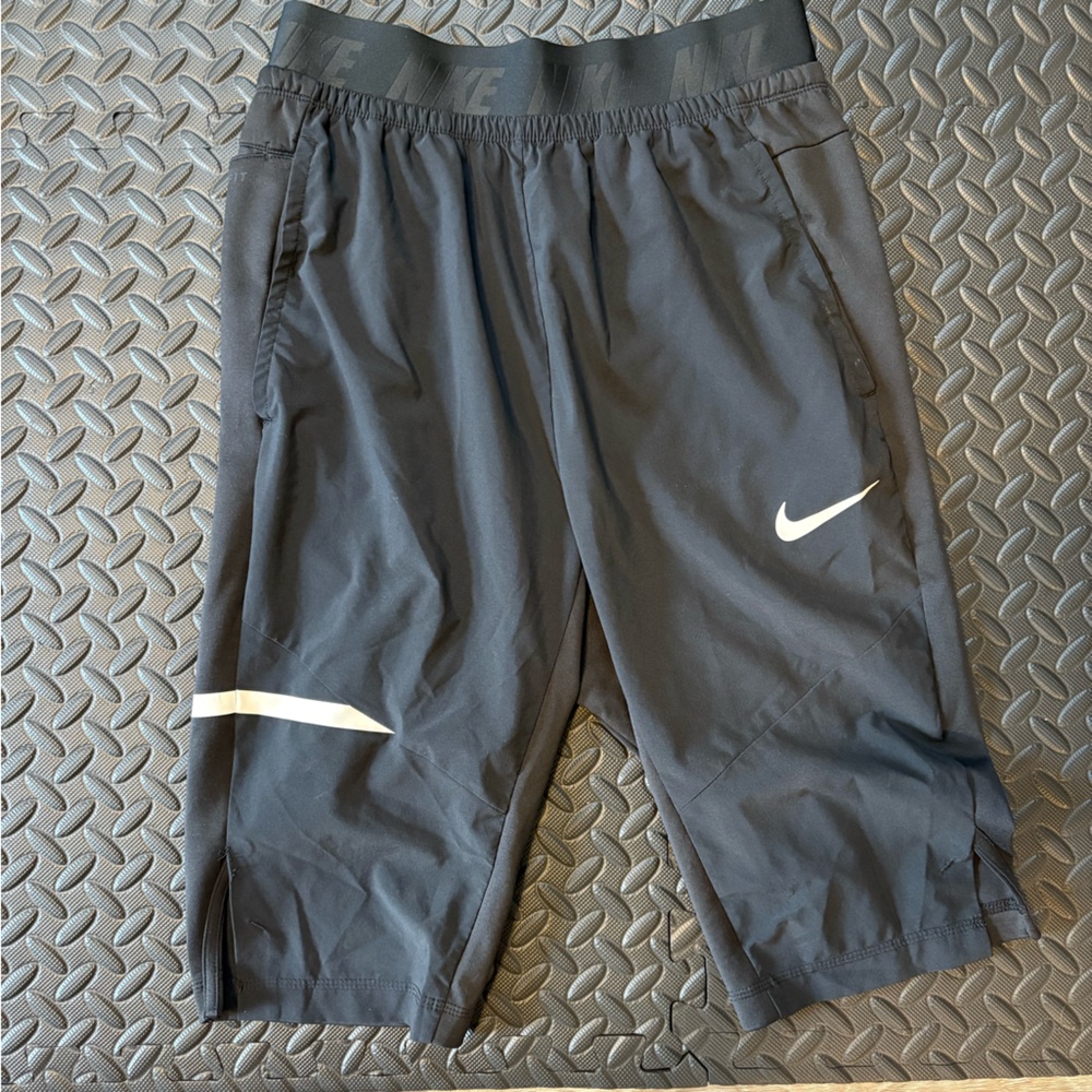 Nike Soccer Training 3/4 Three-Quarter shorts black mens small